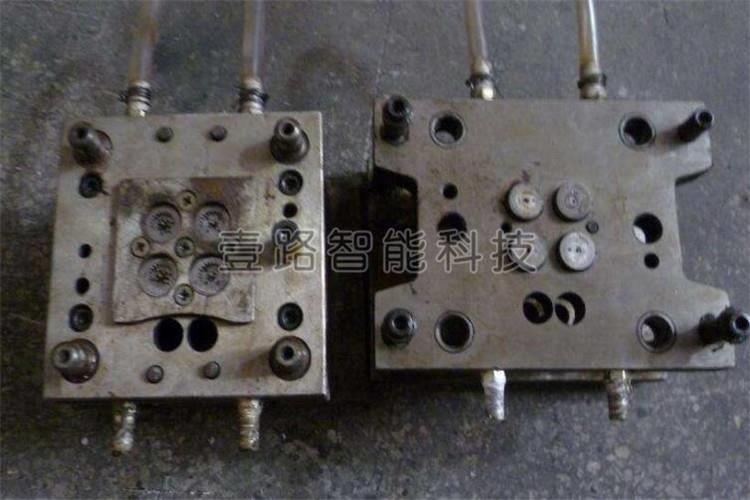塑膠模具的設(shè)計不但要采用CAD技術(shù)而且還要采用CAE技術(shù)，這是發(fā)展的必然趨勢